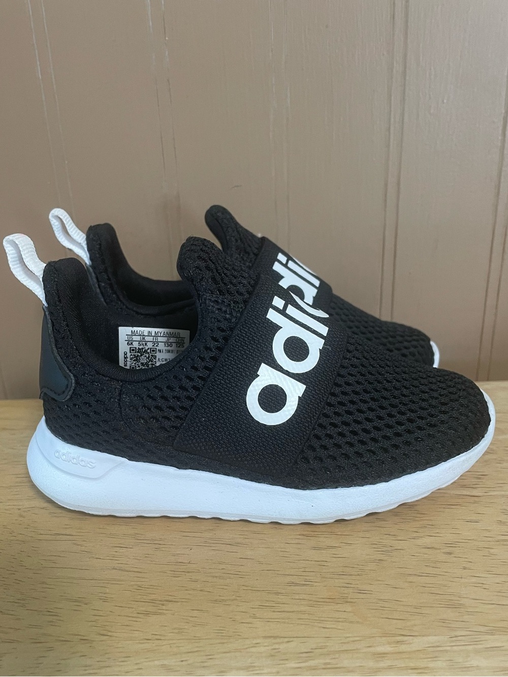 adidas Lite Racer Adapt 4.0 black / white toddler slip on mesh shoes; US 6